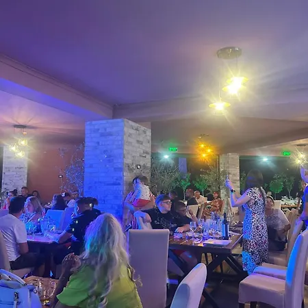 Sonmez Hotell